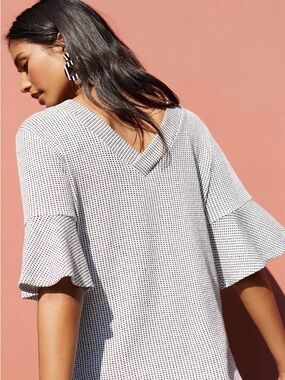 Anthro Who Wear What When Where Concord V-Neck Flutter Sleeve Top, Size XL, EUC